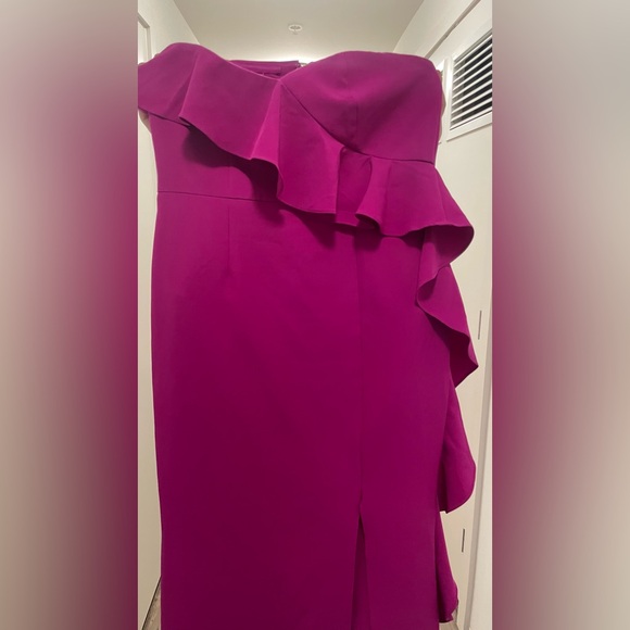 Fucsia ruffle strapples dress - Picture 3 of 6